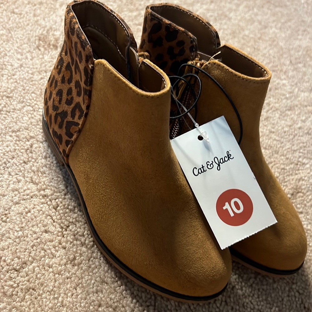 Cat & Jack Girl’s Leopard Booties - Size 10C